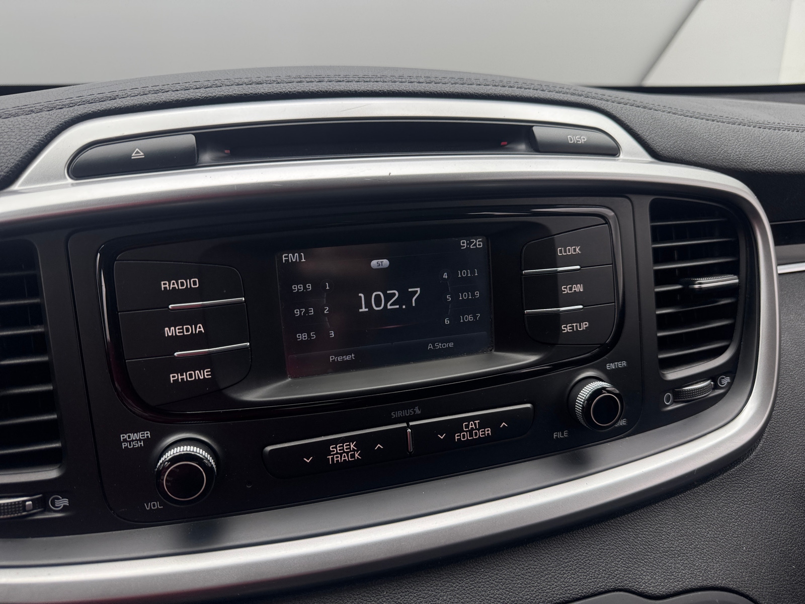Thumbnail: 2018 Kia Sorento - 4