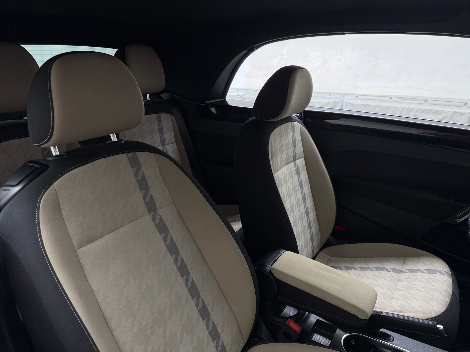 Thumbnail: 2018 Volkswagen Beetle - 2