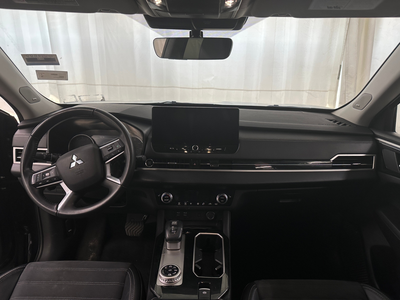 Thumbnail: 2025 Mitsubishi Outlander - 2