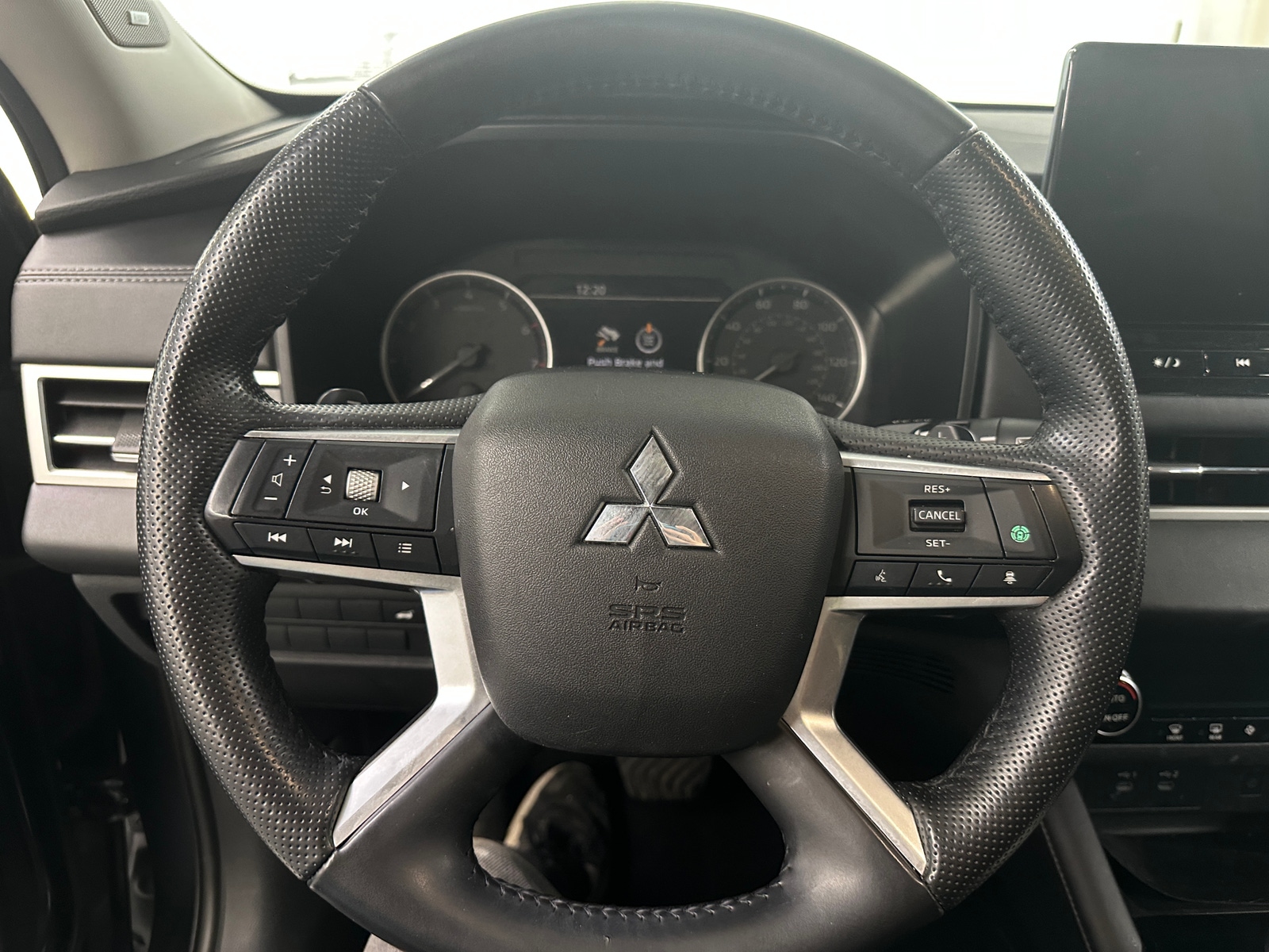 Thumbnail: 2025 Mitsubishi Outlander - 4