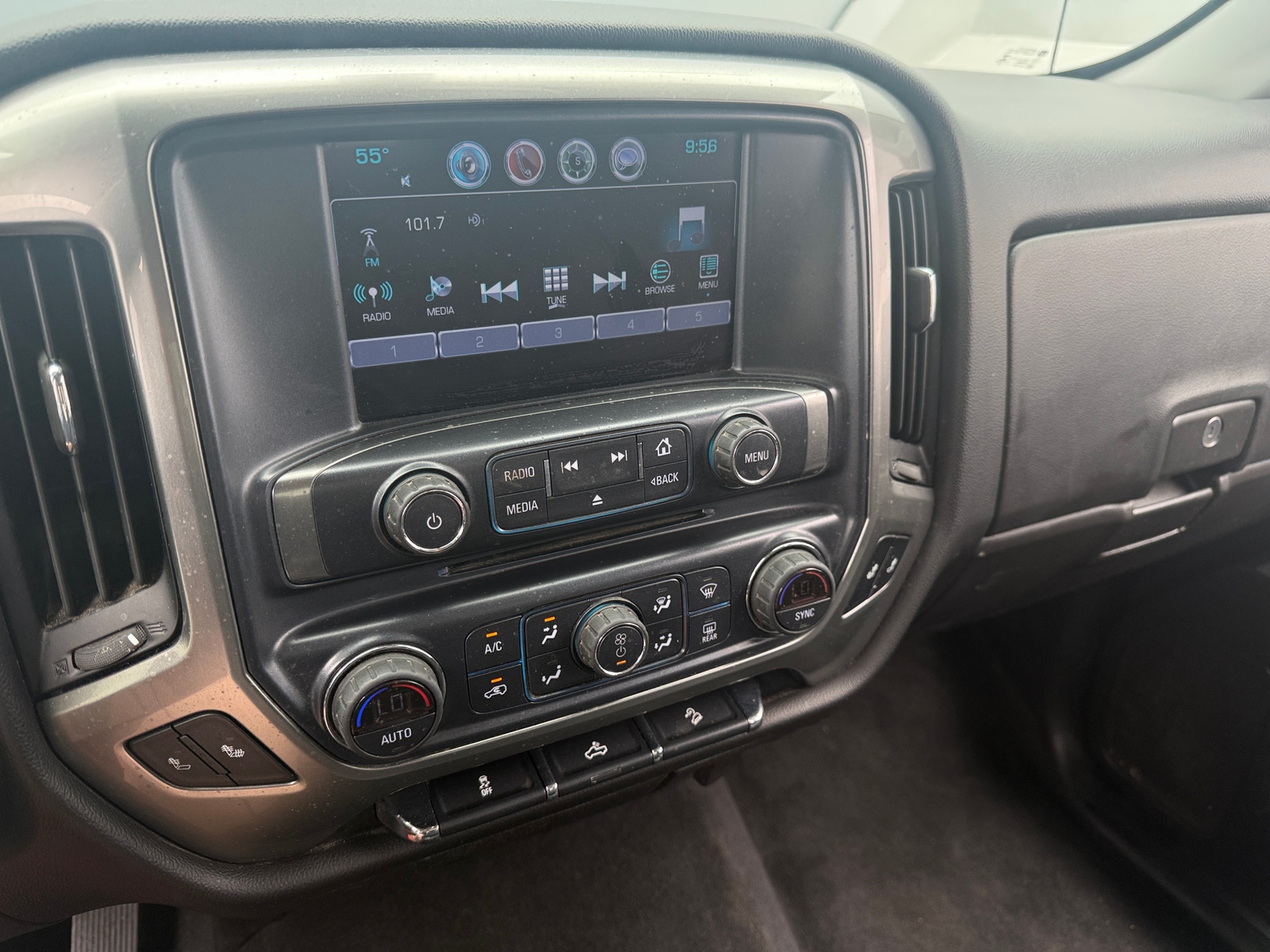 Thumbnail: 2018 Chevrolet Silverado 1500 - 4