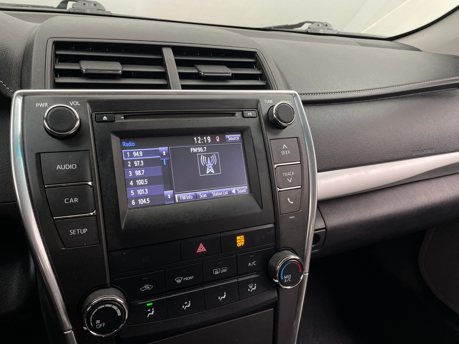 Thumbnail: 2017 Toyota Camry - 4