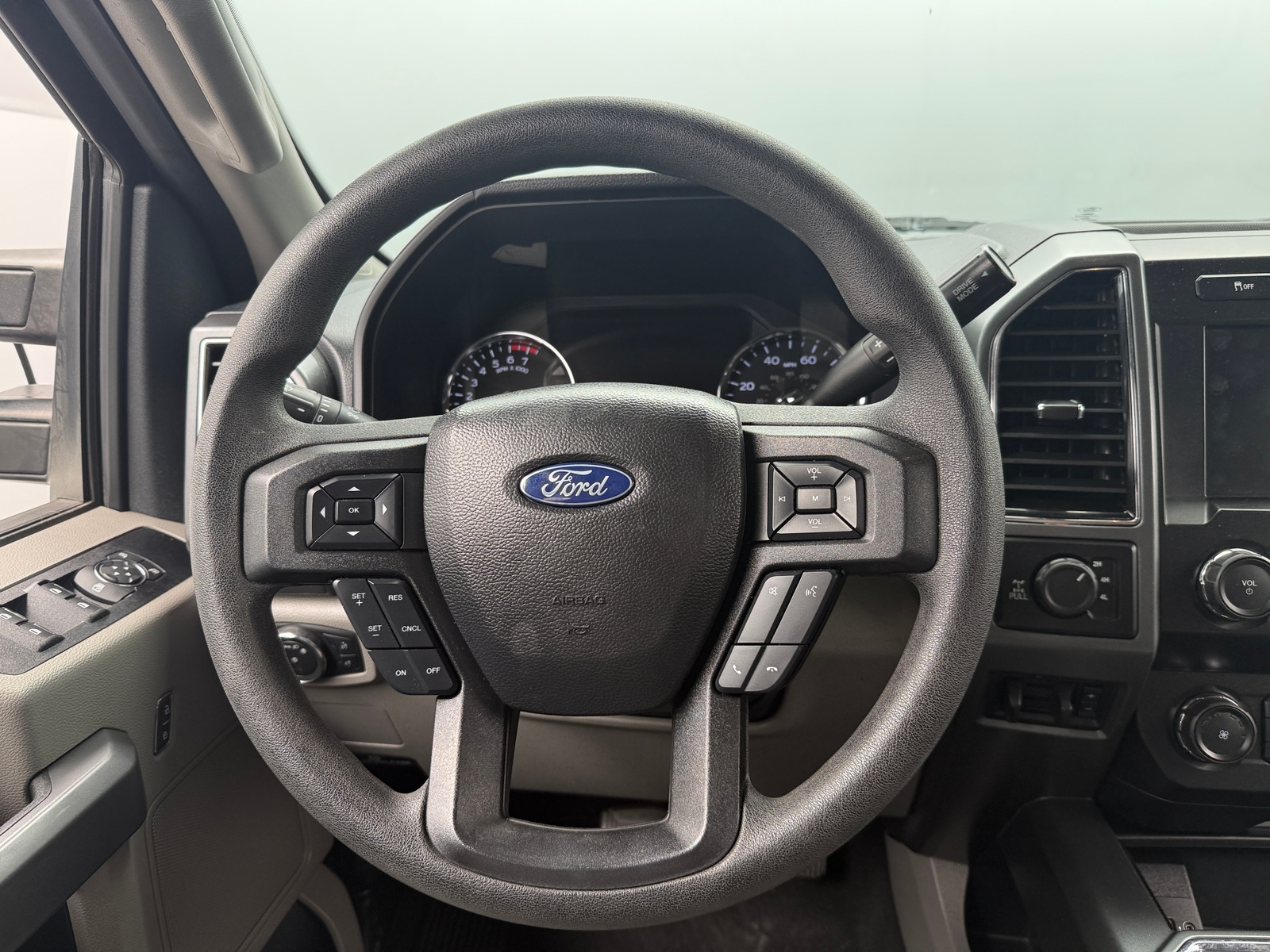 Thumbnail: 2020 Ford Econoline - 5