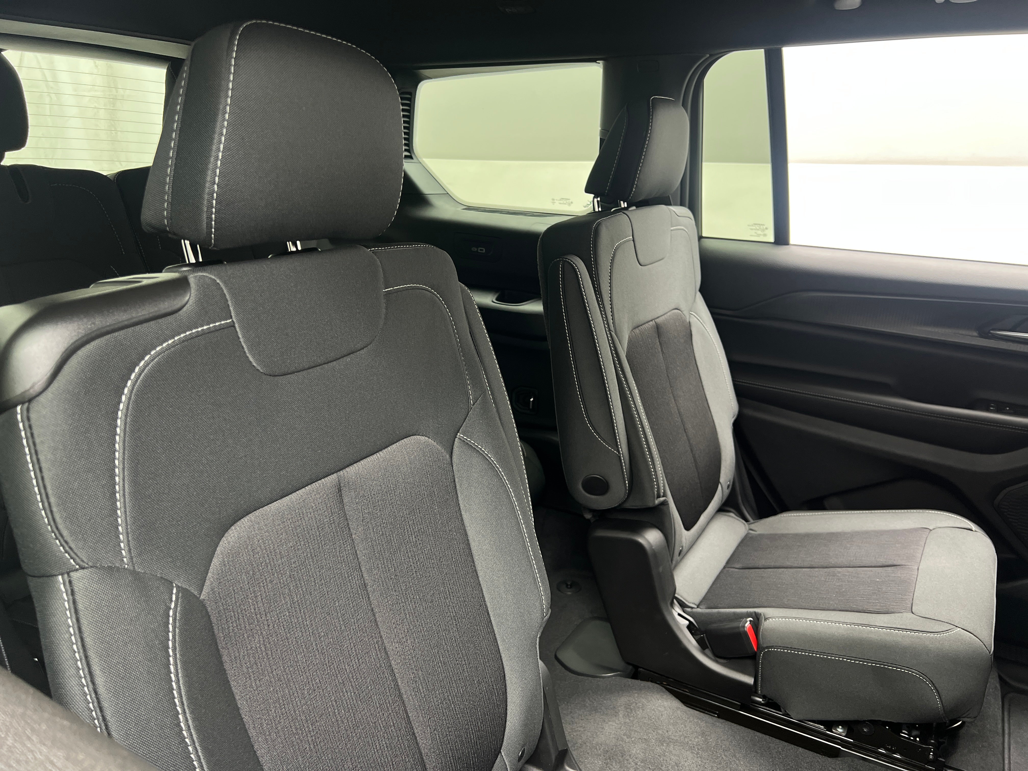2026 Jeep Grand Cherokee L Laredo X 4x4's photo