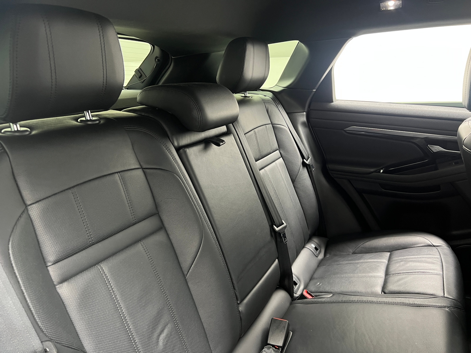 Thumbnail: 2020 Land Rover Range Rover Evoque - 5