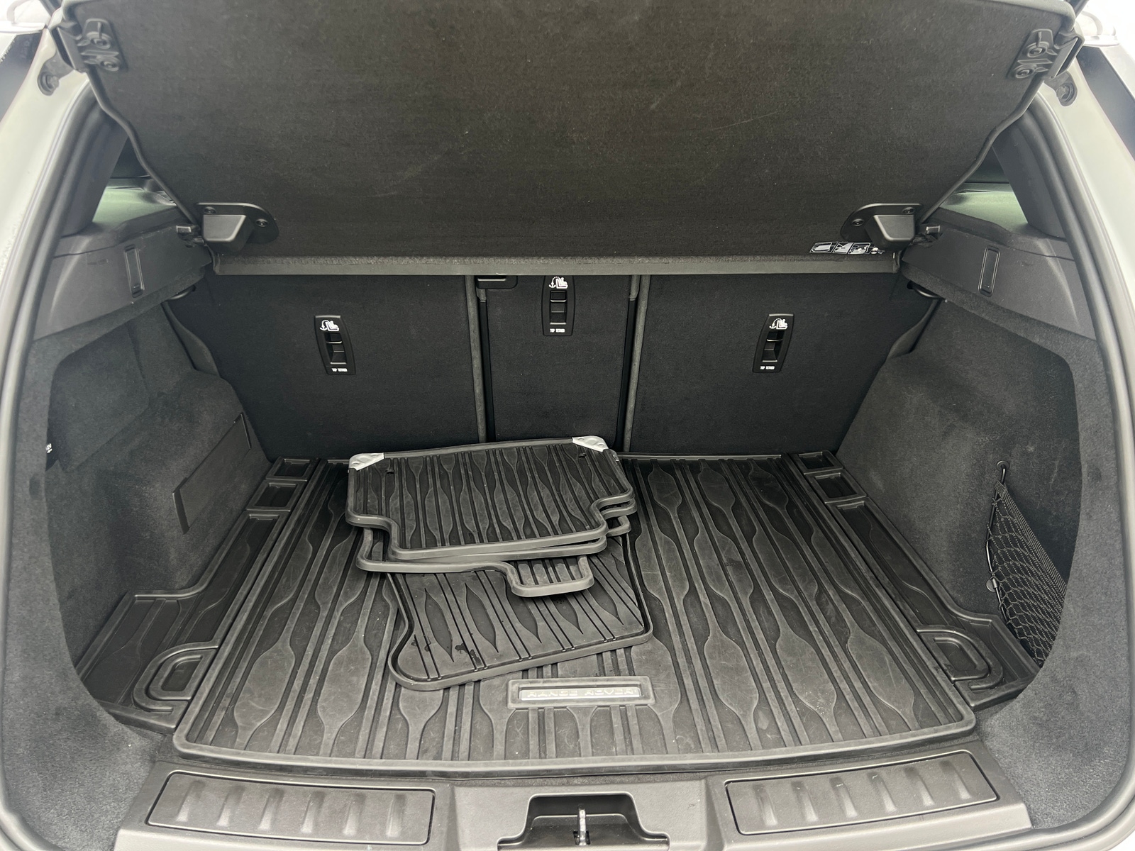 Thumbnail: 2020 Land Rover Range Rover Evoque - 6