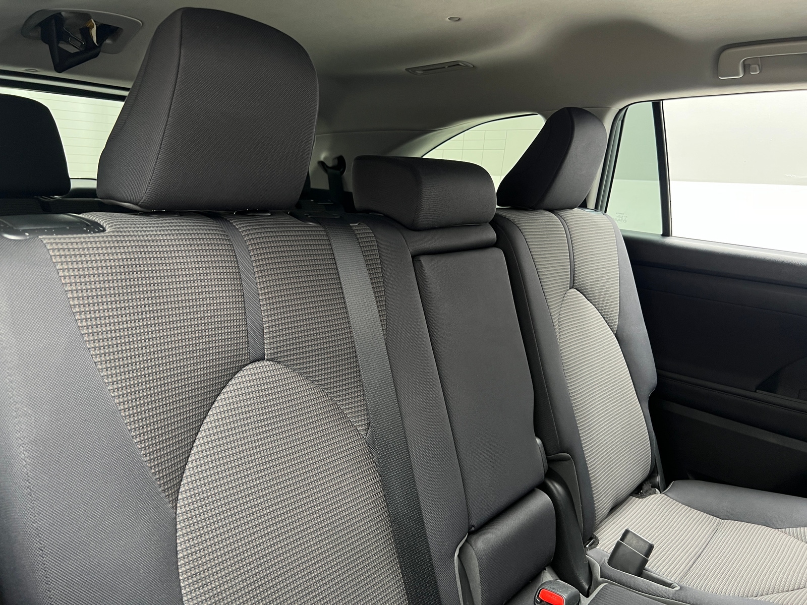 Thumbnail: 2023 Toyota Highlander - 6
