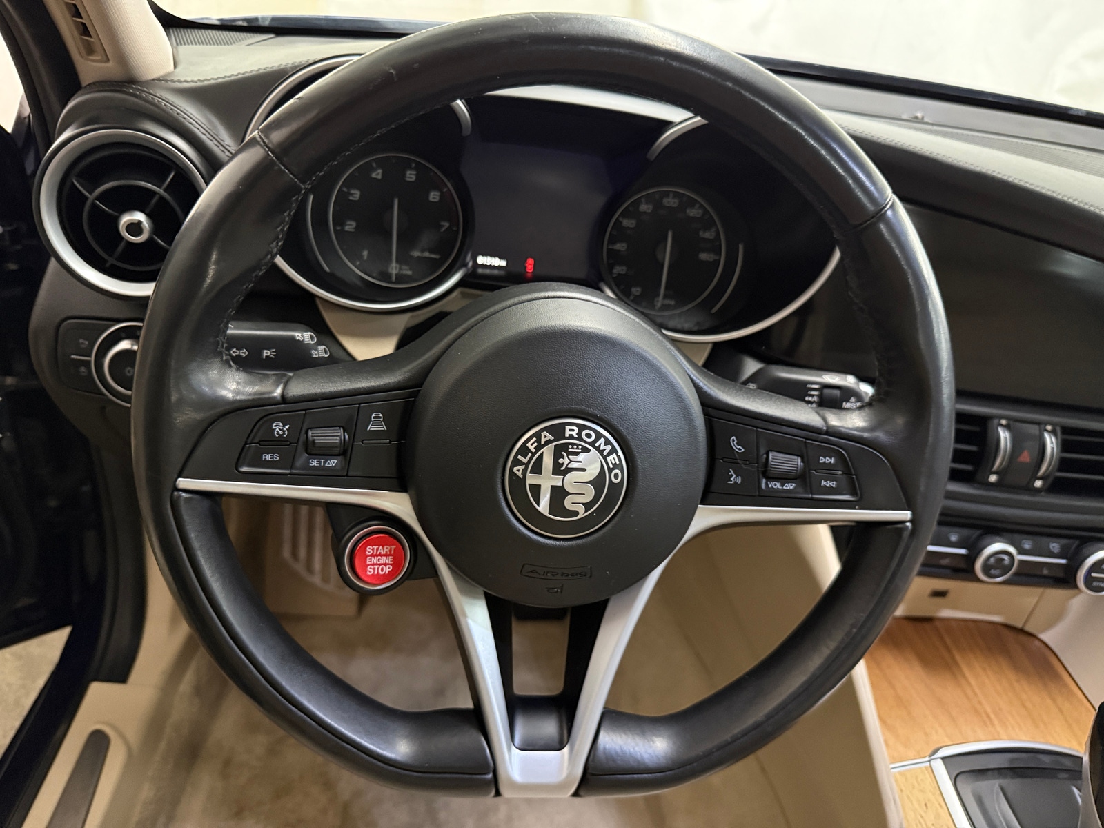 Thumbnail: 2018 Alfa Romeo Giulia - 4