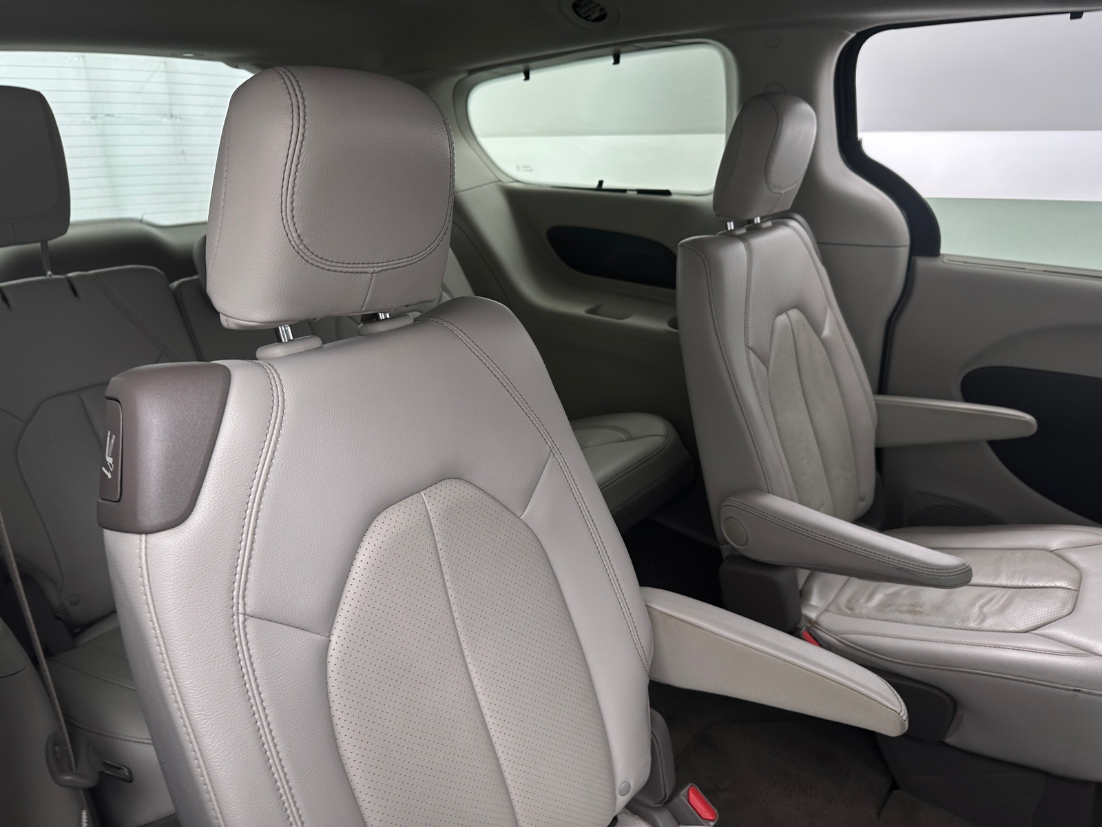 Thumbnail: 2020 Chrysler Pacifica - 5