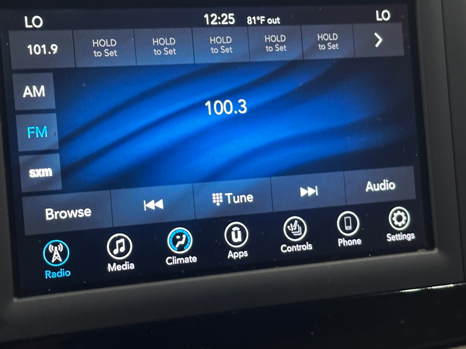 Thumbnail: 2020 Chrysler Pacifica - 3