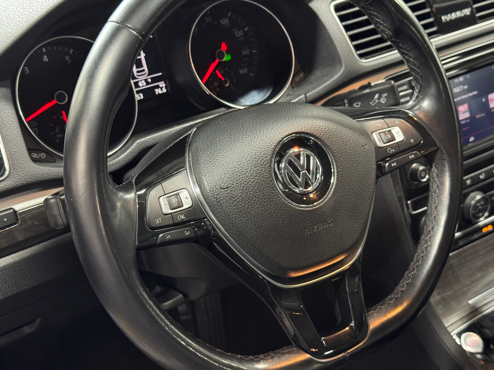 Thumbnail: 2018 Volkswagen Passat - 4