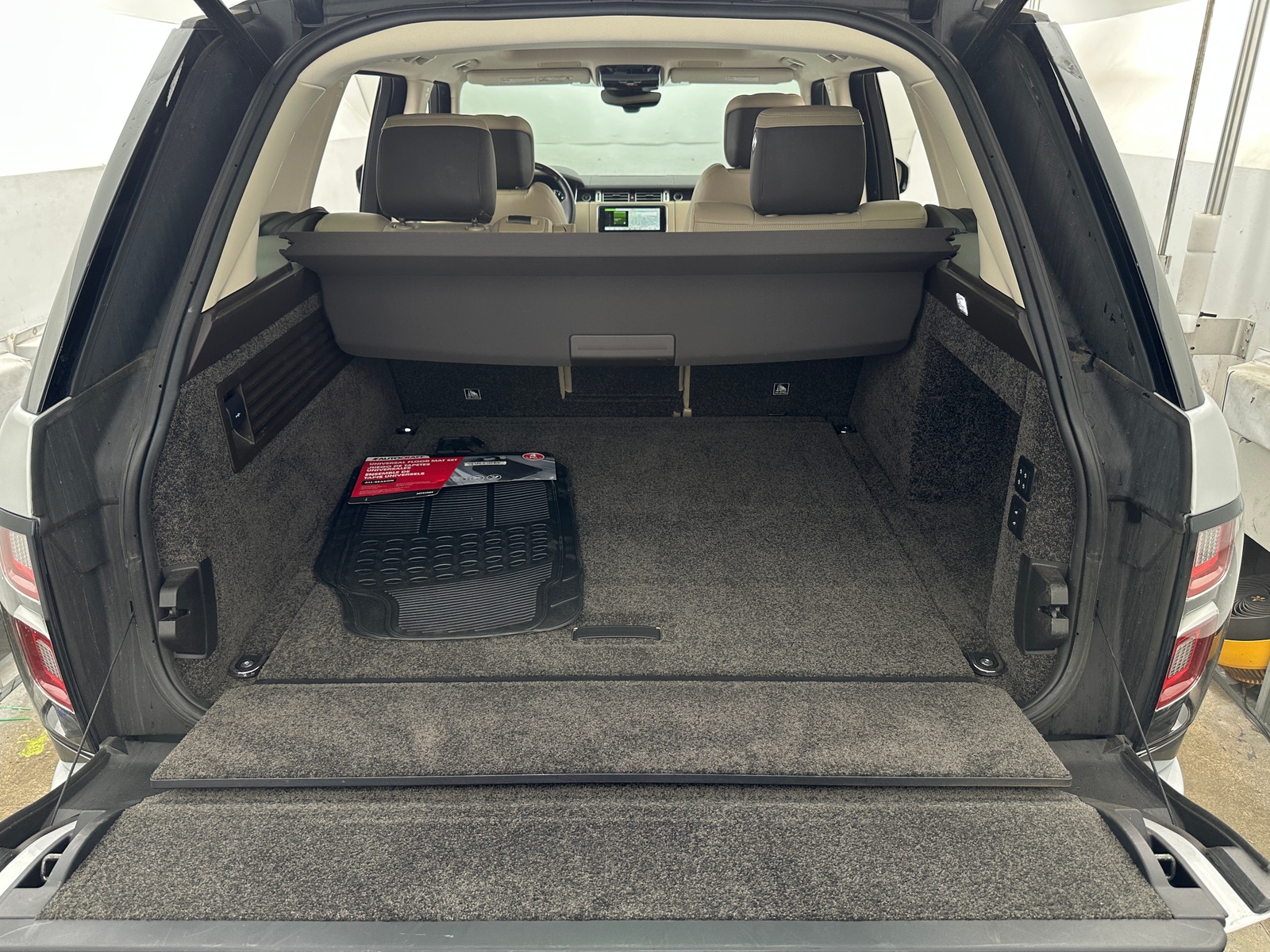 Thumbnail: 2020 Land Rover Range Rover - 6