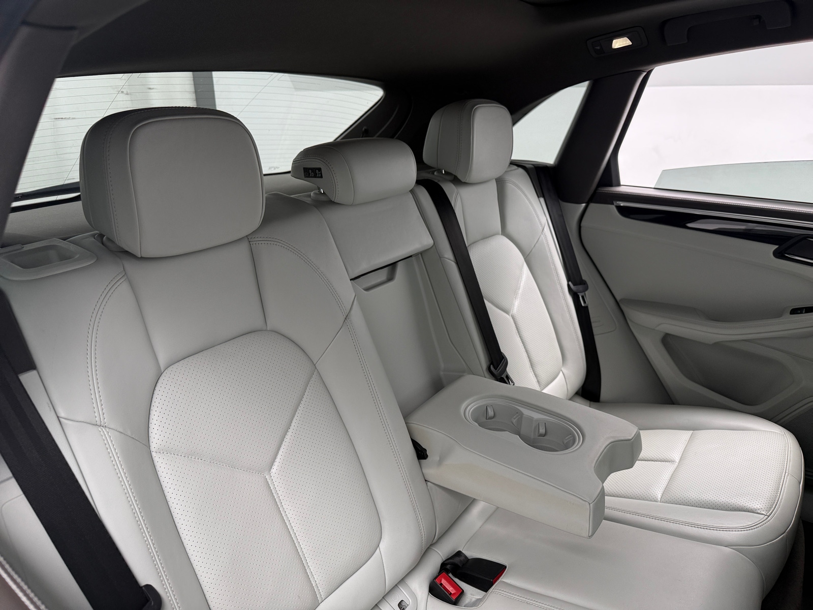 Thumbnail: 2017 Porsche Macan - 5