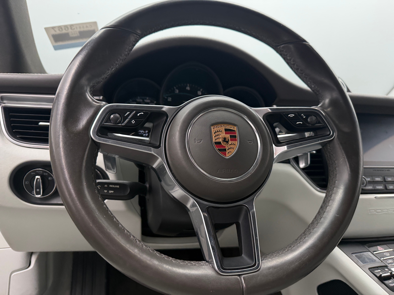 Thumbnail: 2017 Porsche Macan - 4