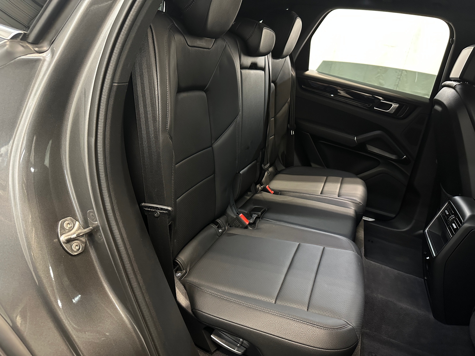 Thumbnail: 2020 Porsche Cayenne - 5