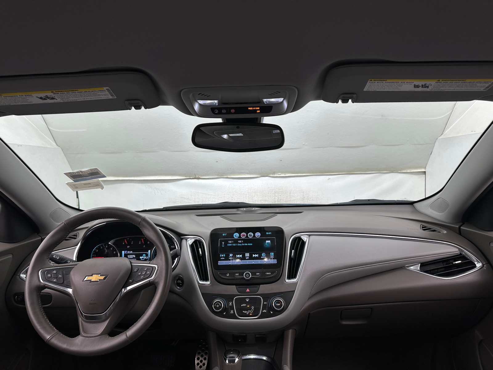 Thumbnail: 2017 Chevrolet Malibu - 3