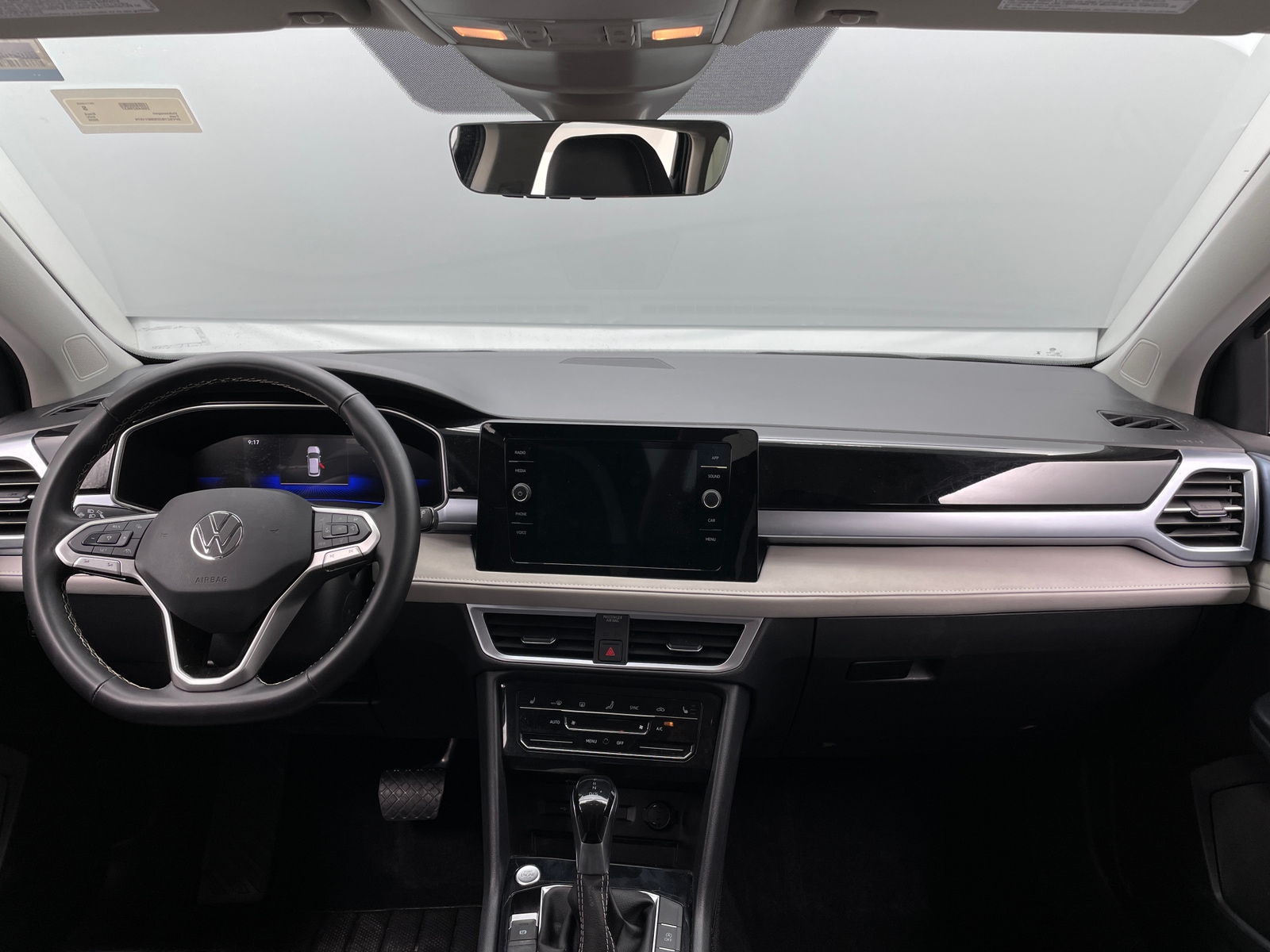 Thumbnail: 2025 Volkswagen Taos - 2