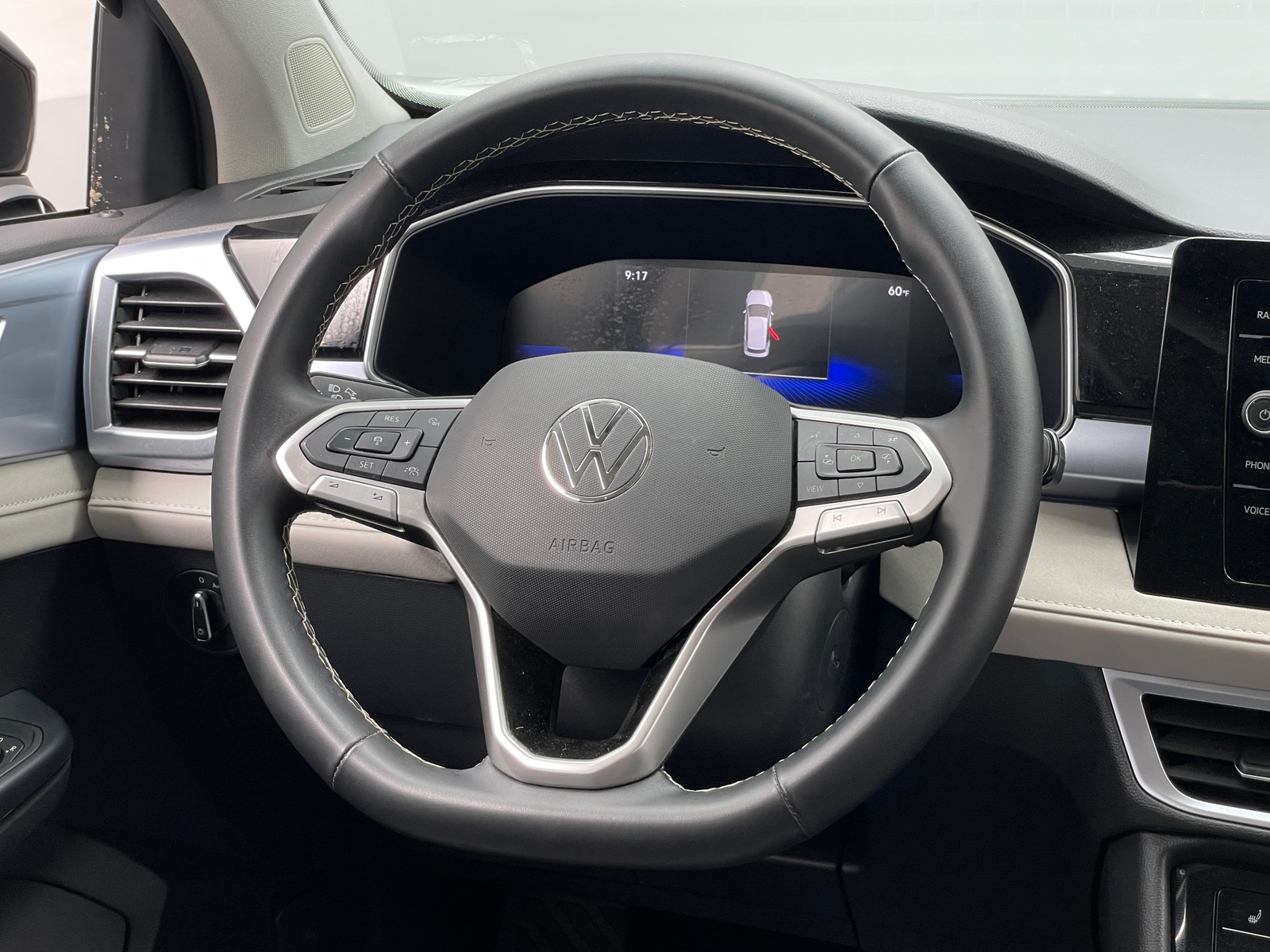 Thumbnail: 2025 Volkswagen Taos - 4