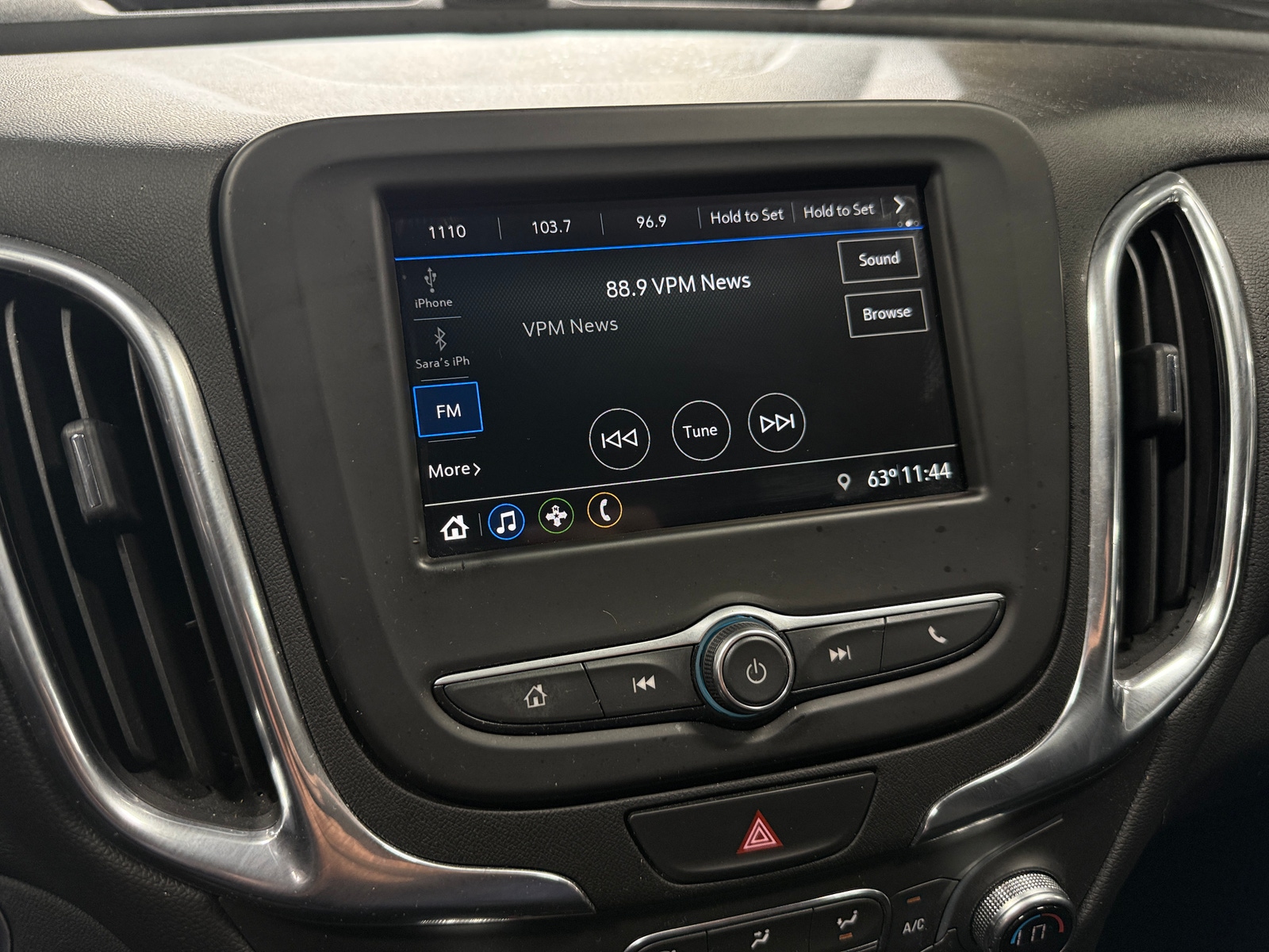 Thumbnail: 2019 Chevrolet Equinox - 4