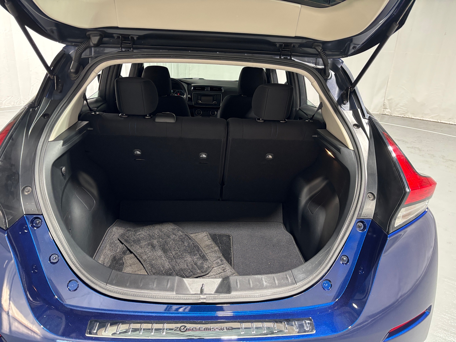 Thumbnail: 2019 Nissan Leaf - 7