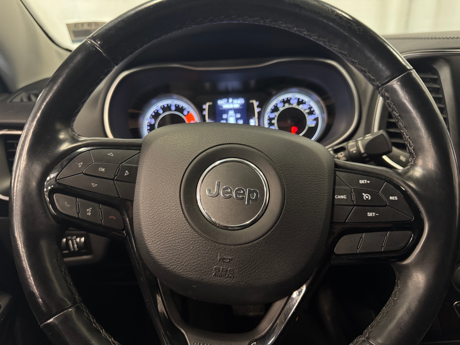 Thumbnail: 2020 Jeep Cherokee - 4
