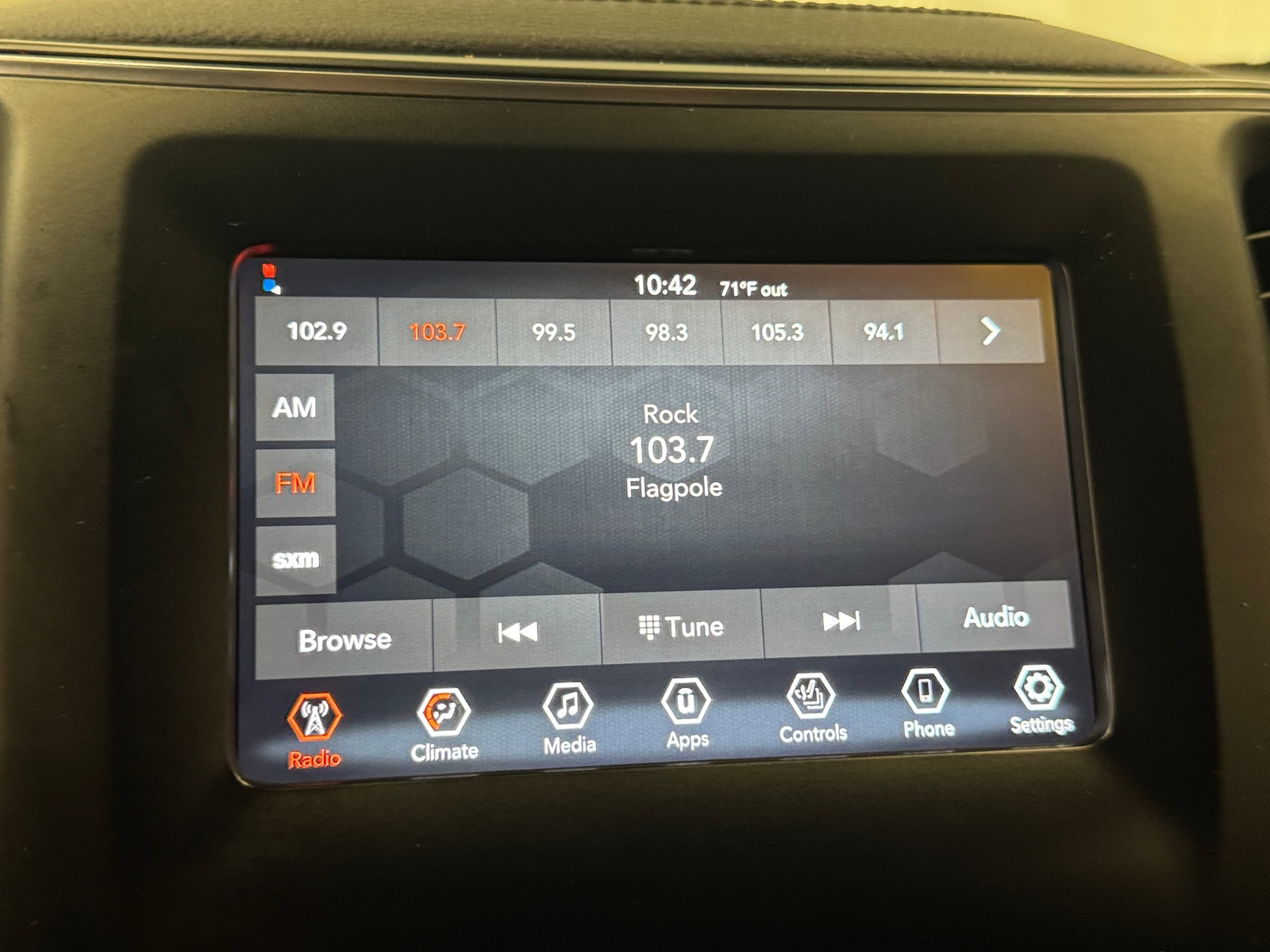 Thumbnail: 2020 Jeep Cherokee - 3