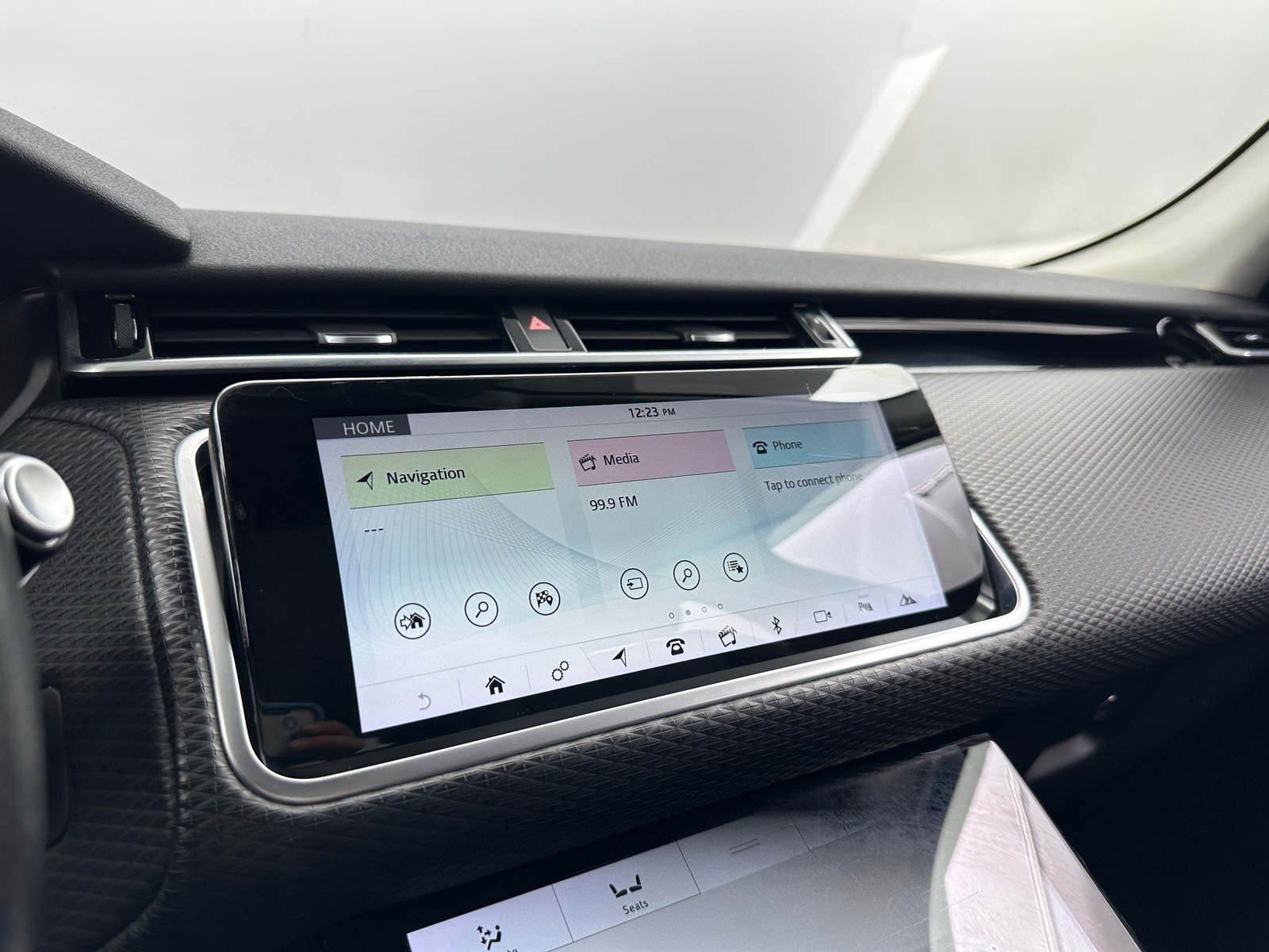 Thumbnail: 2020 Land Rover Range Rover Velar - 3