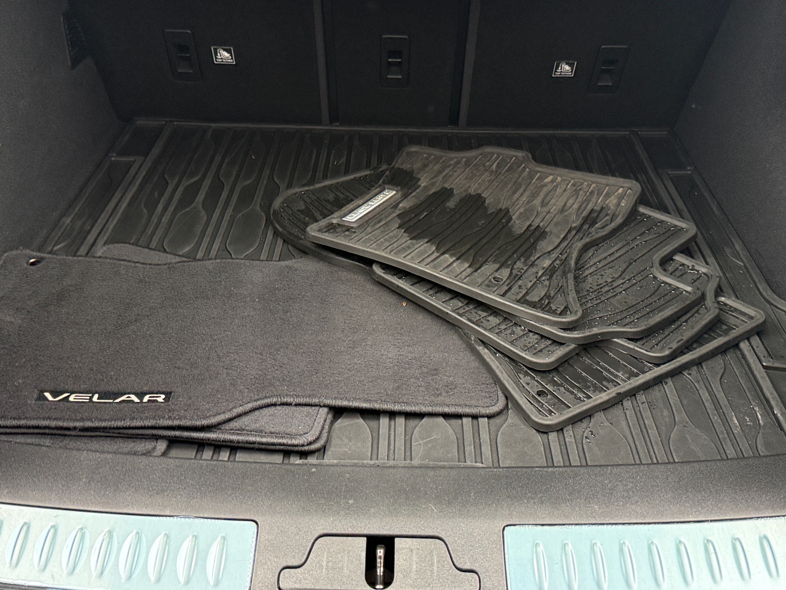 Thumbnail: 2020 Land Rover Range Rover Velar - 6
