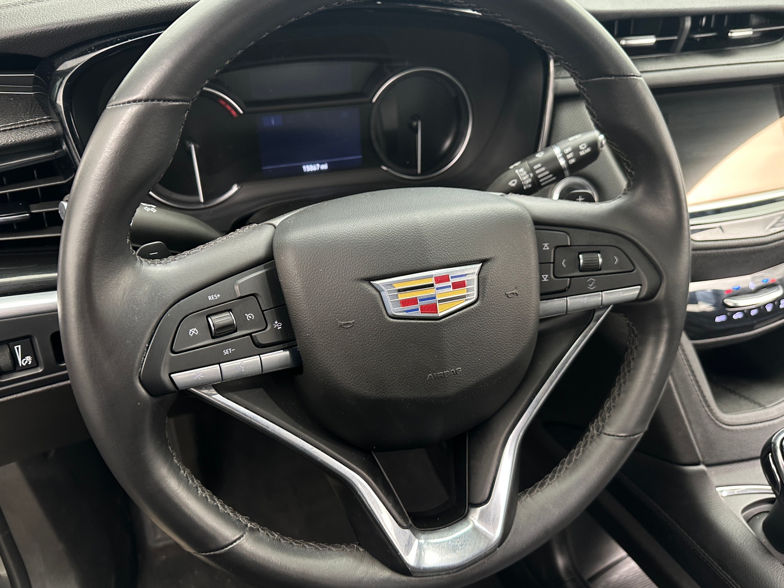 Thumbnail: 2024 Cadillac XT6 - 4