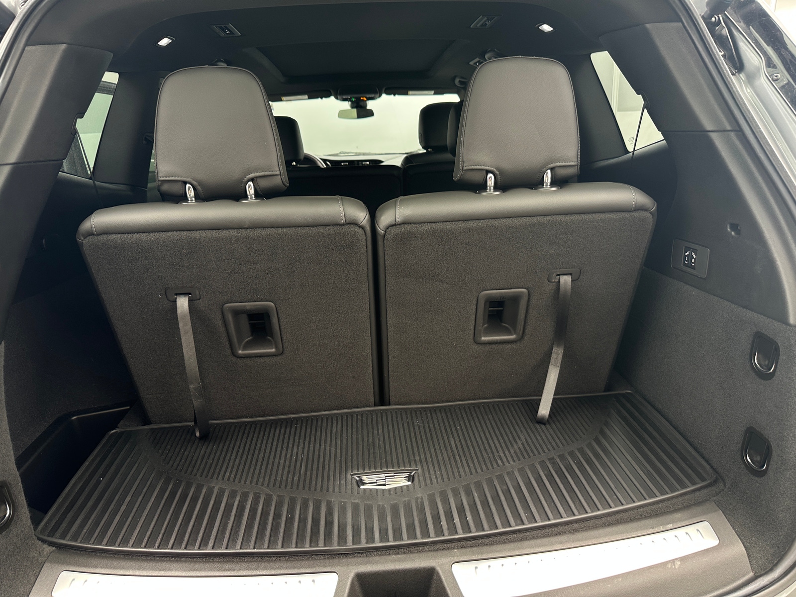 Thumbnail: 2024 Cadillac XT6 - 6
