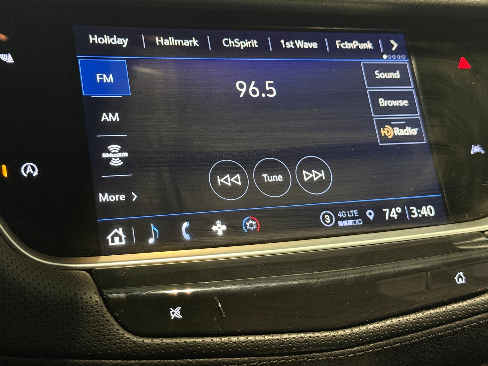 Thumbnail: 2024 Cadillac XT6 - 3