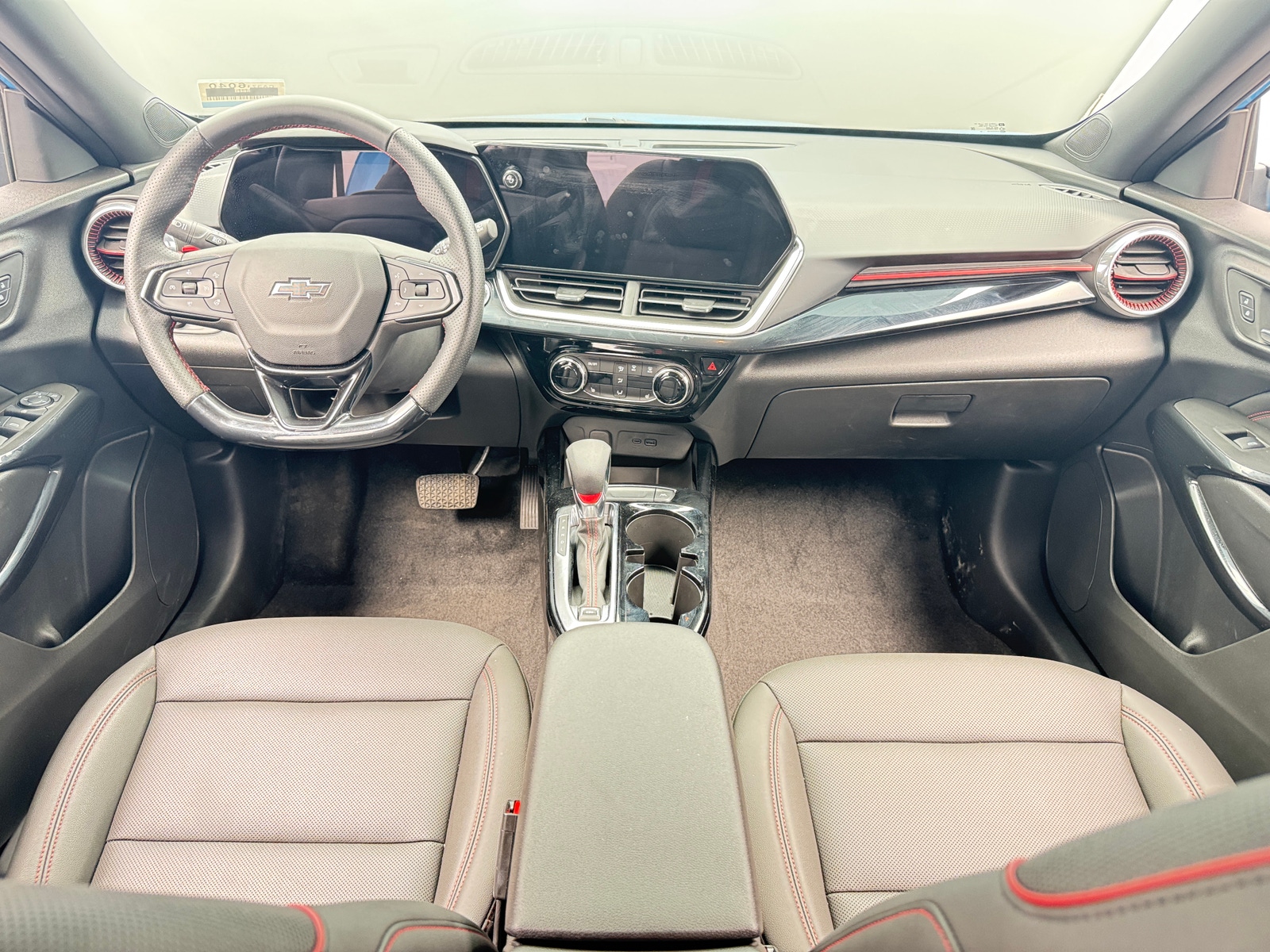 Thumbnail: 2025 Chevrolet Trax - 3