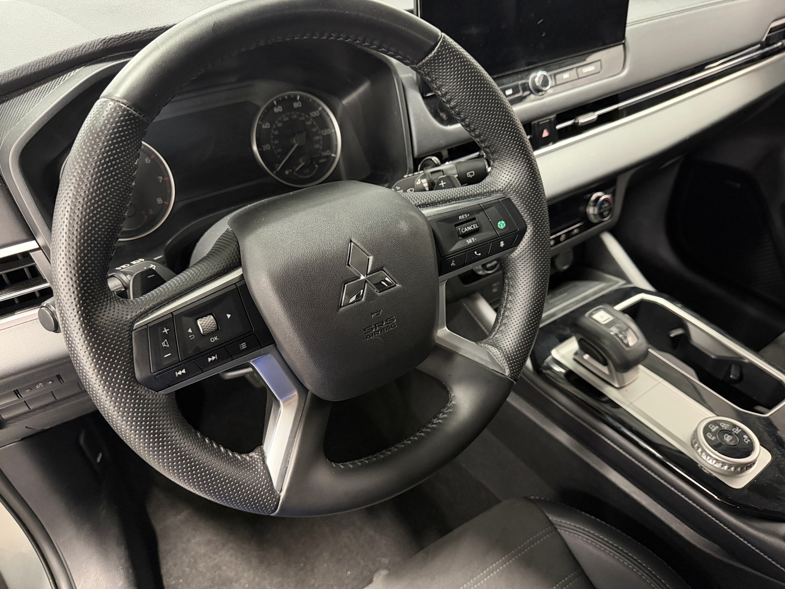 Thumbnail: 2025 Mitsubishi Outlander - 4