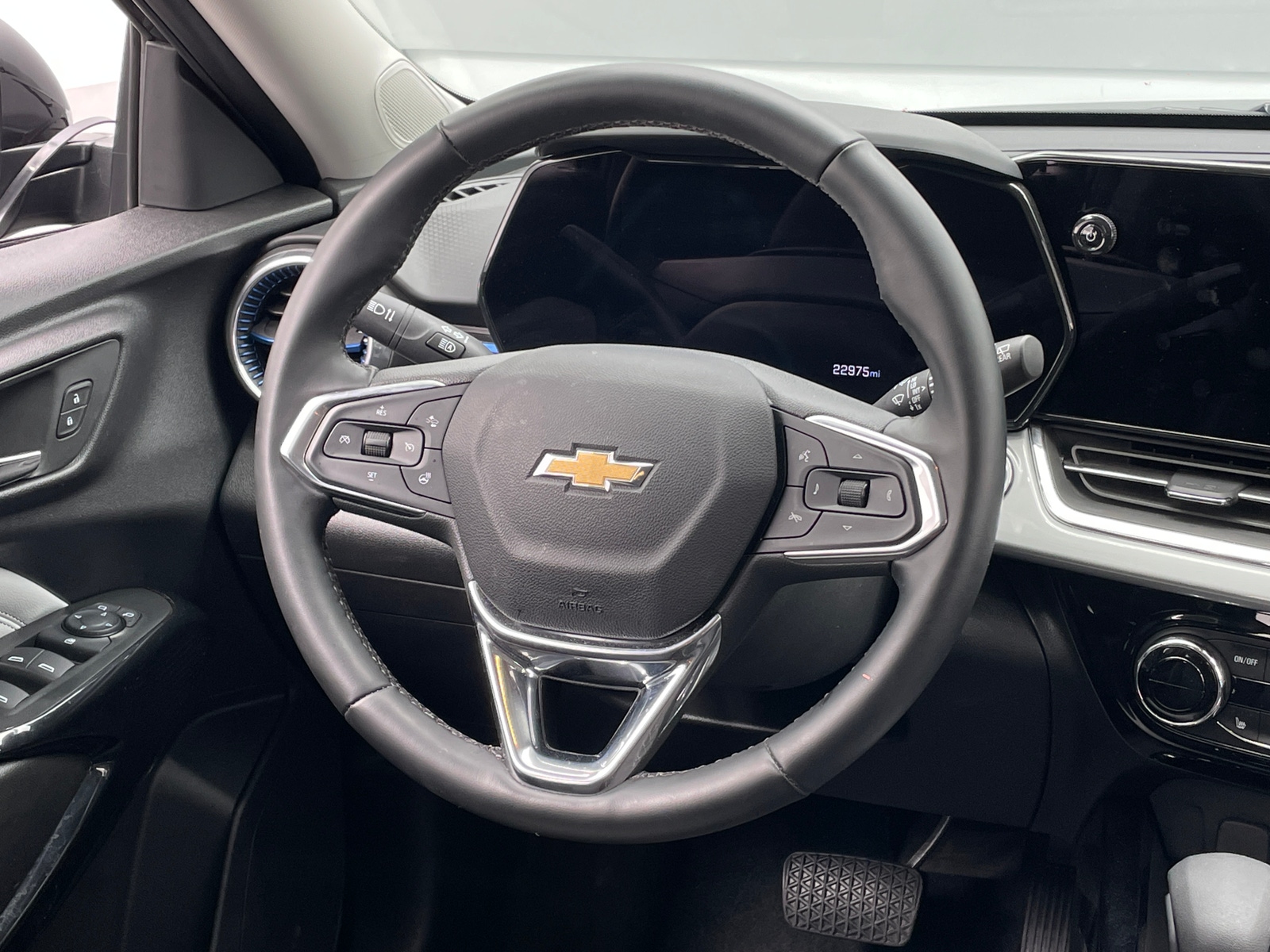 Thumbnail: 2025 Chevrolet Trax - 5