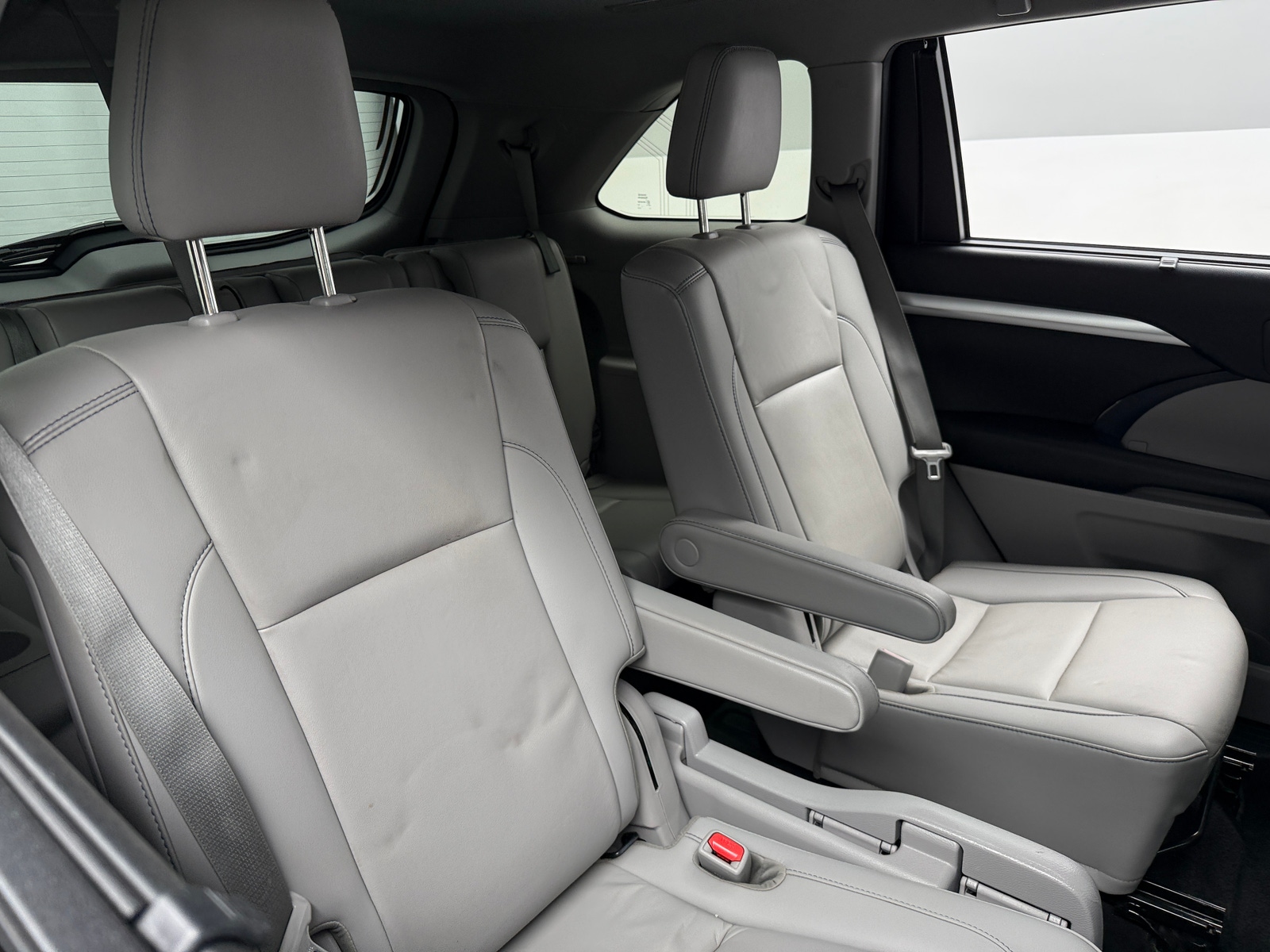 Thumbnail: 2019 Toyota Highlander - 5