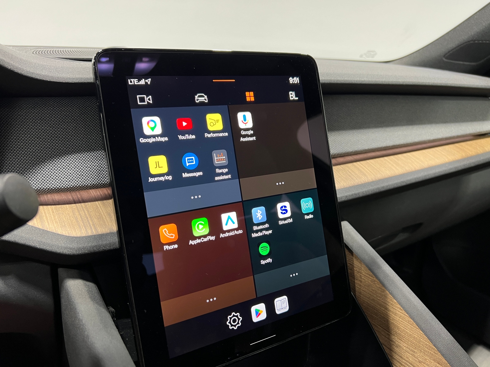 Thumbnail: 2021 Polestar 2 - 4
