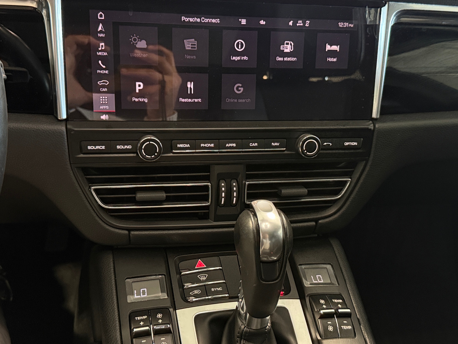 Thumbnail: 2021 Porsche Macan - 3