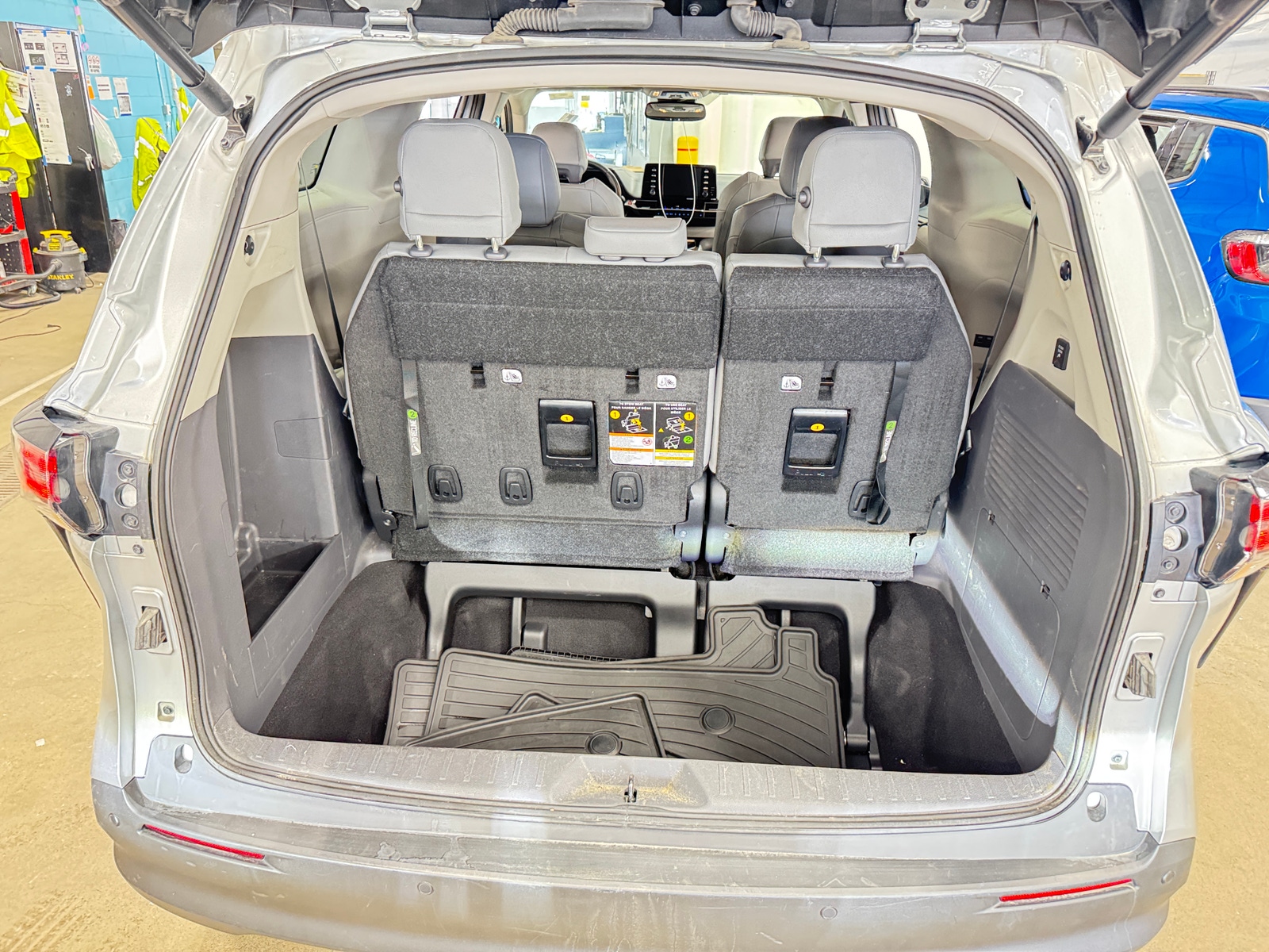 Thumbnail: 2024 Toyota Sienna - 6