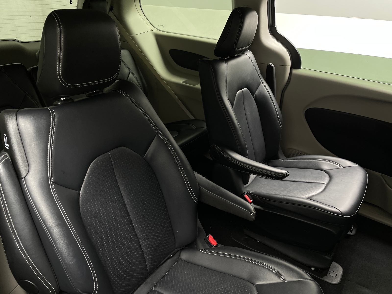 Thumbnail: 2024 Chrysler Pacifica - 5