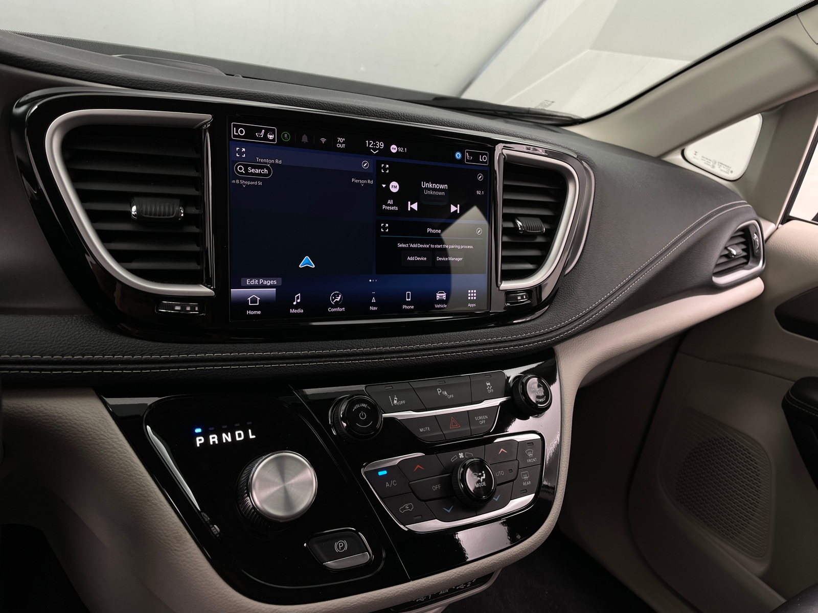 Thumbnail: 2024 Chrysler Pacifica - 3