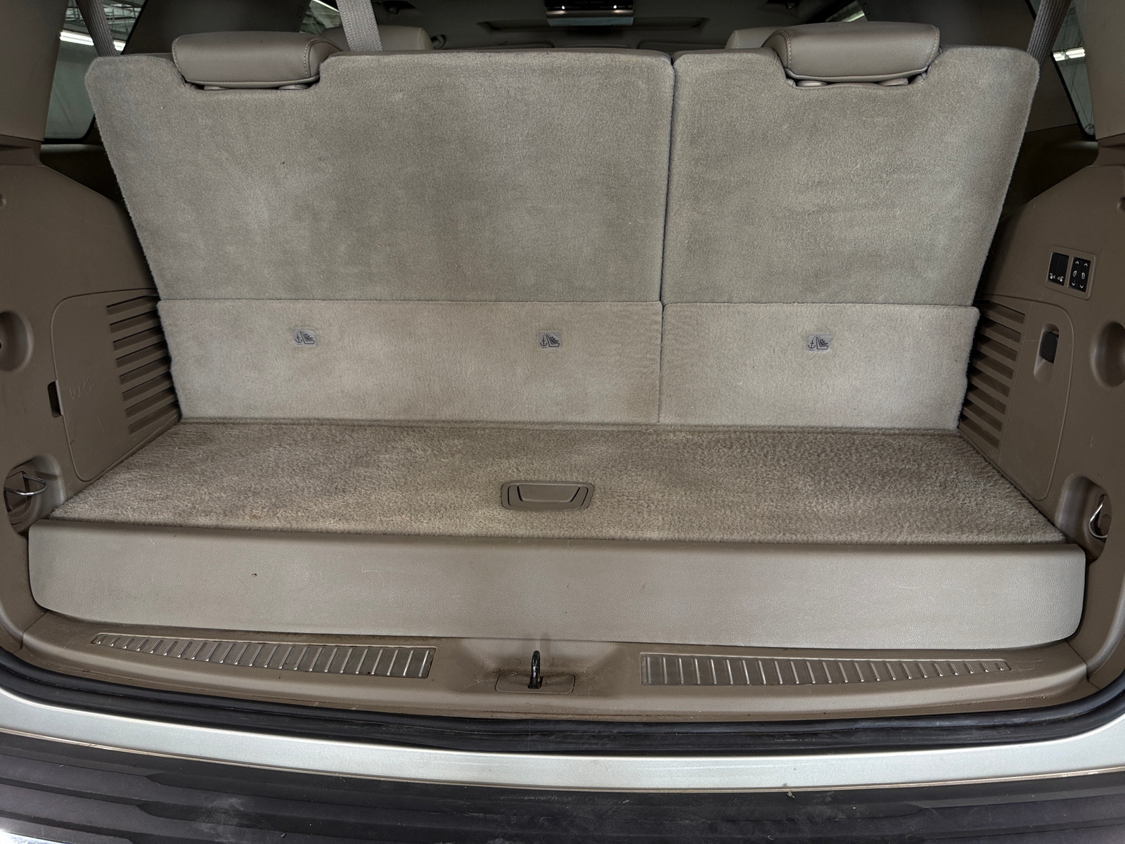 Thumbnail: 2016 Chevrolet Tahoe - 6