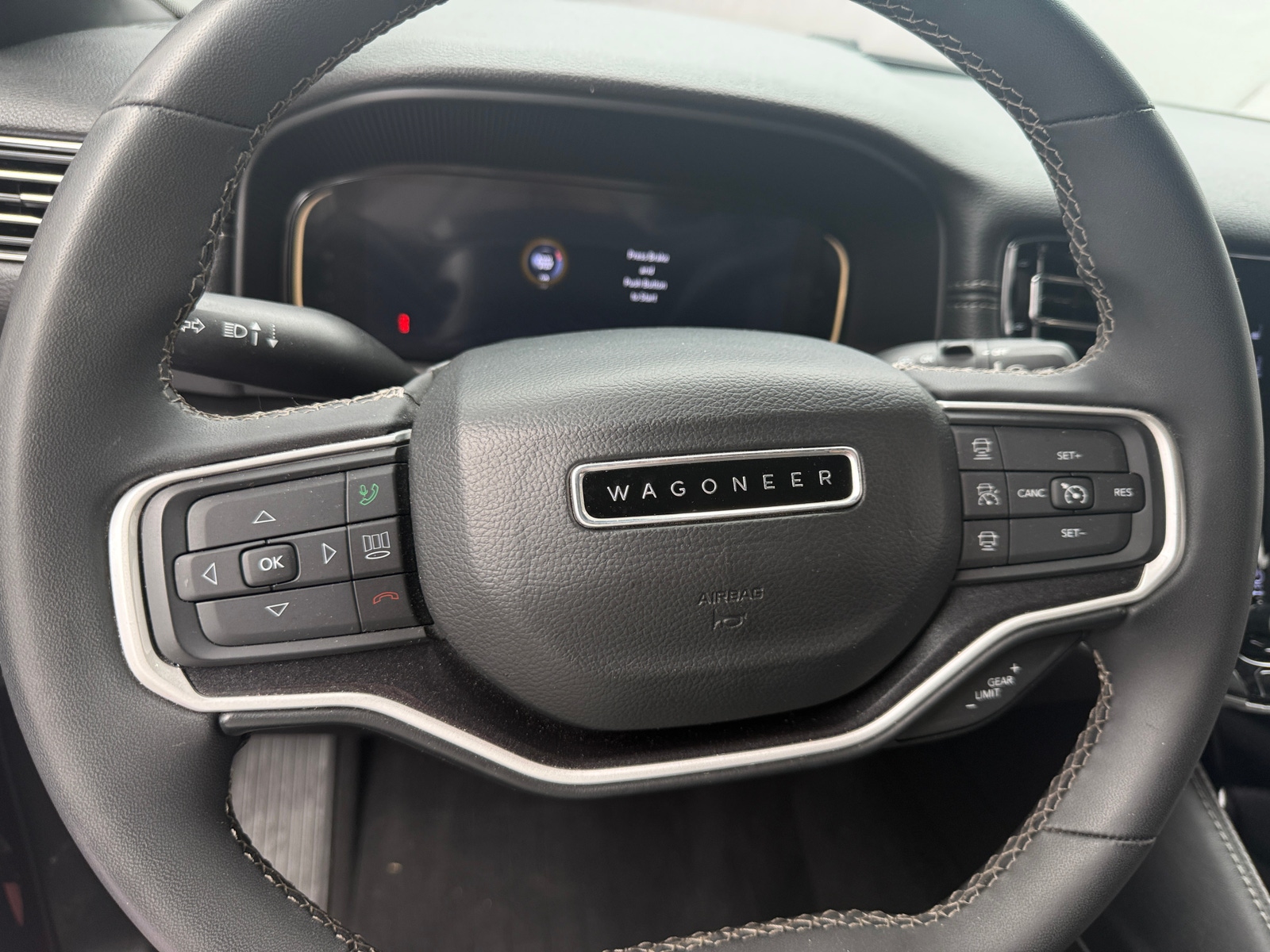 Thumbnail: 2022 Jeep Wagoneer - 4
