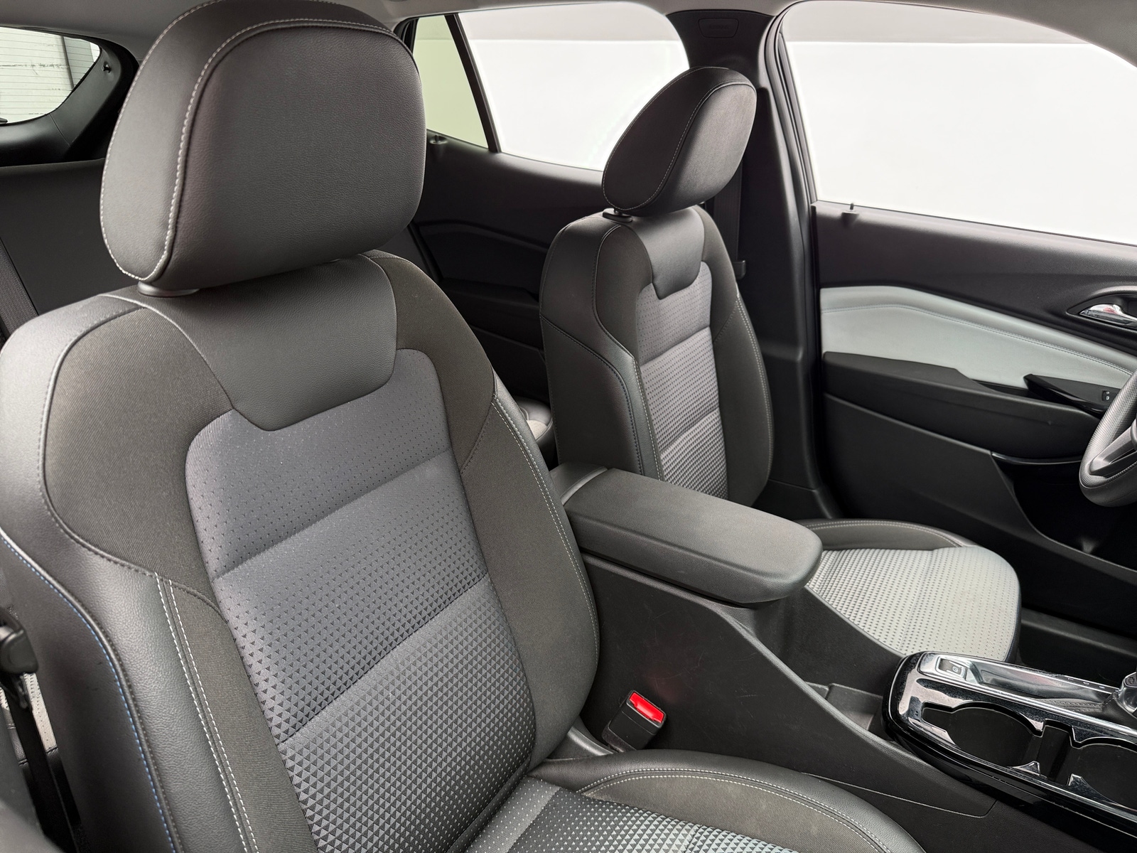 Thumbnail: 2025 Chevrolet Trax - 2