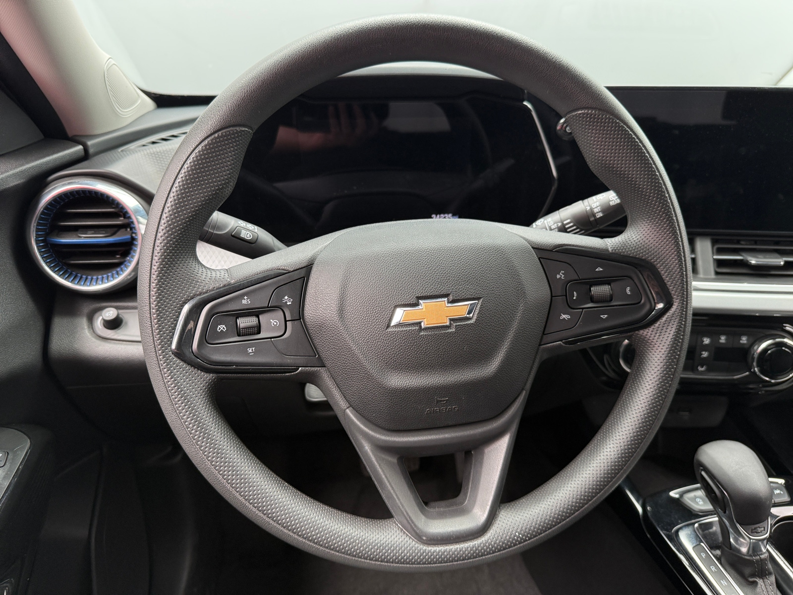 Thumbnail: 2025 Chevrolet Trax - 5