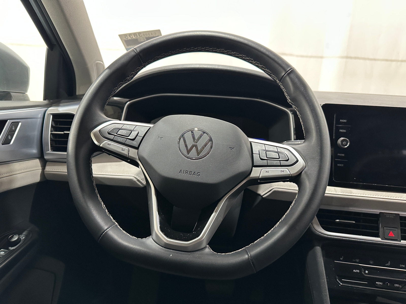 Thumbnail: 2025 Volkswagen Taos - 4