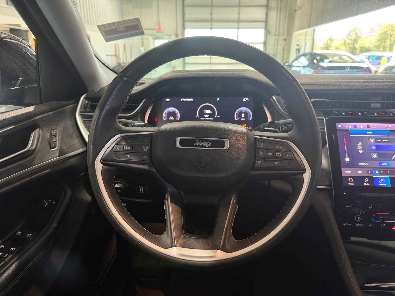Thumbnail: 2023 Jeep Grand Cherokee L - 4