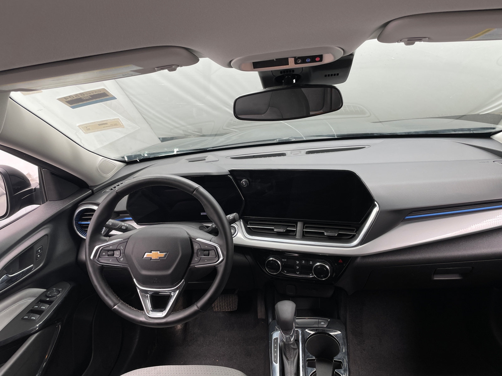 Thumbnail: 2025 Chevrolet Trax - 3