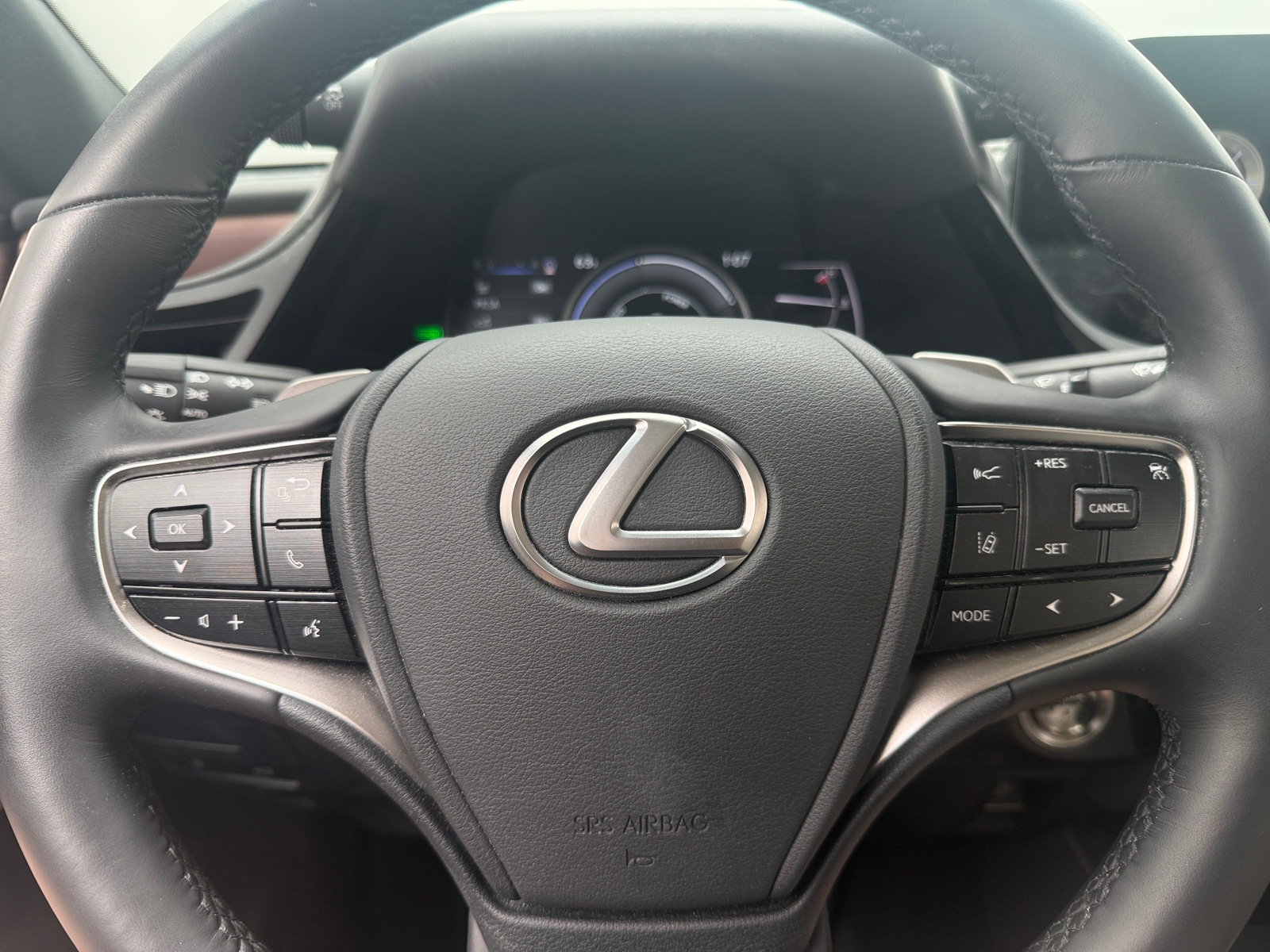 Thumbnail: 2025 Lexus ES - 4