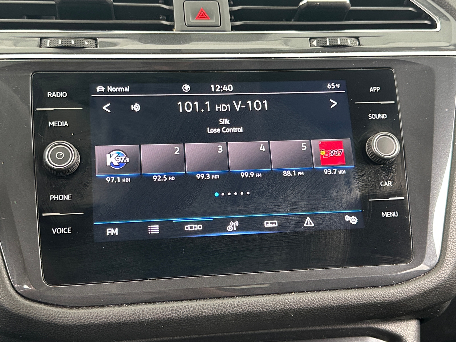 Thumbnail: 2021 Volkswagen Tiguan - 3