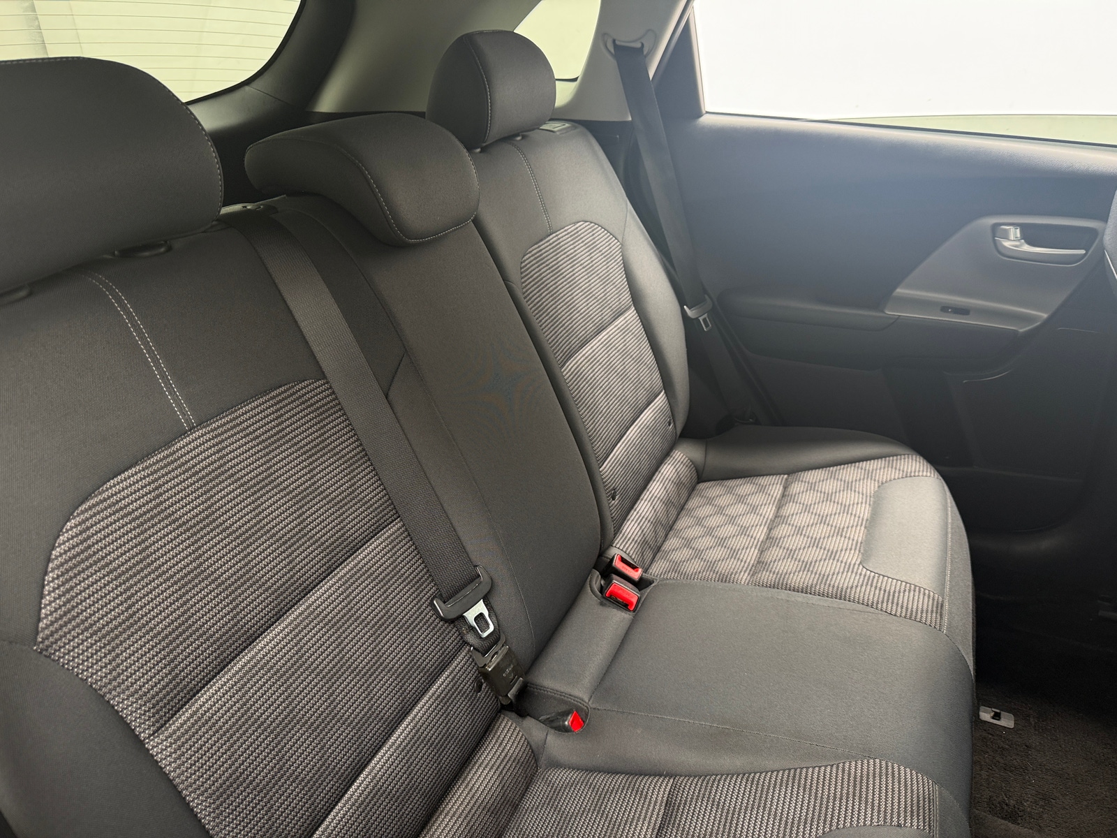 Thumbnail: 2021 Kia Niro - 6